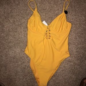 YELLOW SWIMSUIT FOREVER 21